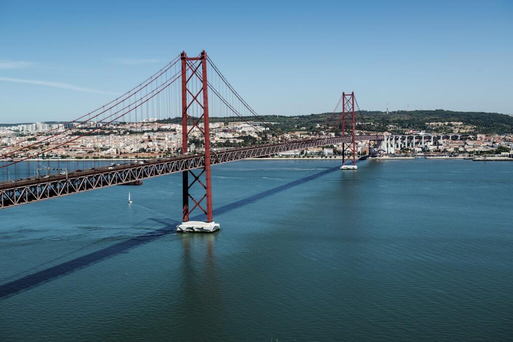 abril, bridge, lisbon-1865553.jpg